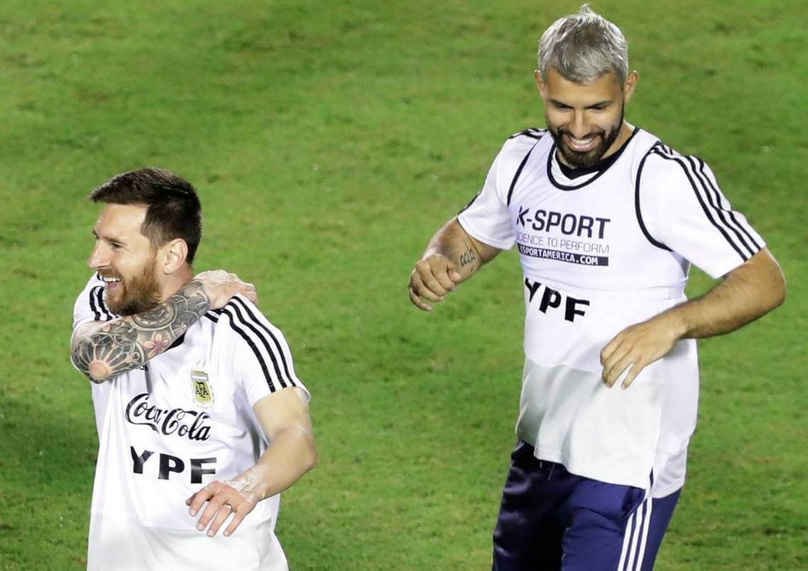 lionel messi troleo a sergio aguero seleccion argentina
